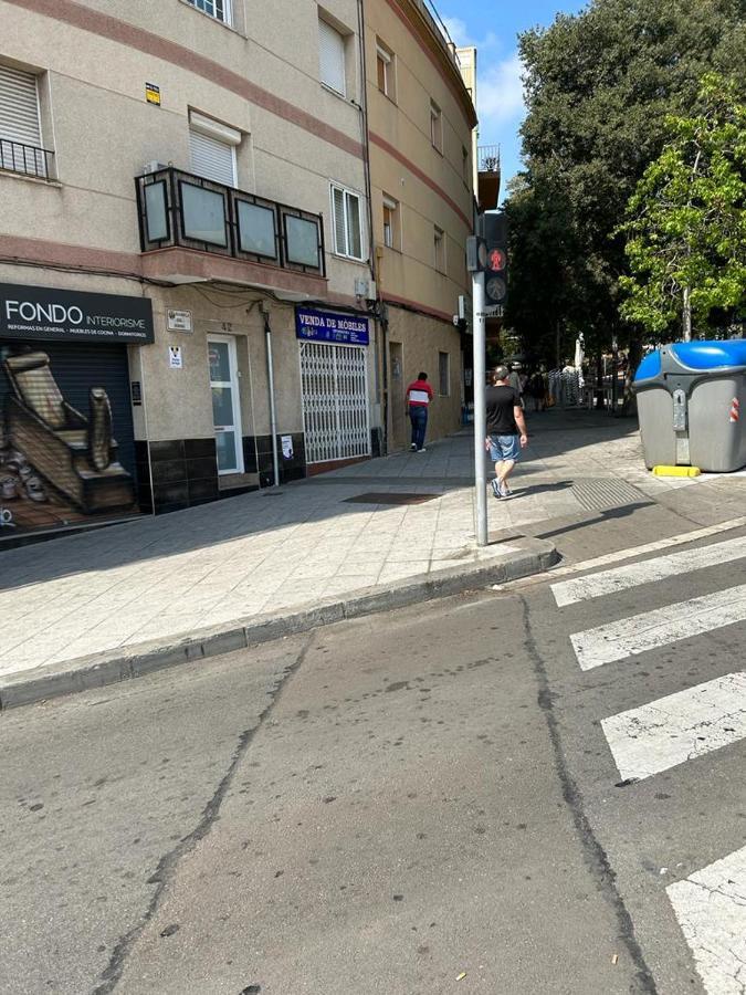 Ferienwohnung Apto Barcelona C R Santa Coloma de Gramanet Exterior foto