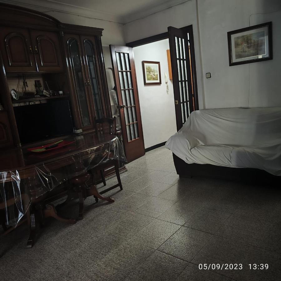 Ferienwohnung Apto Barcelona C R Santa Coloma de Gramanet Exterior foto