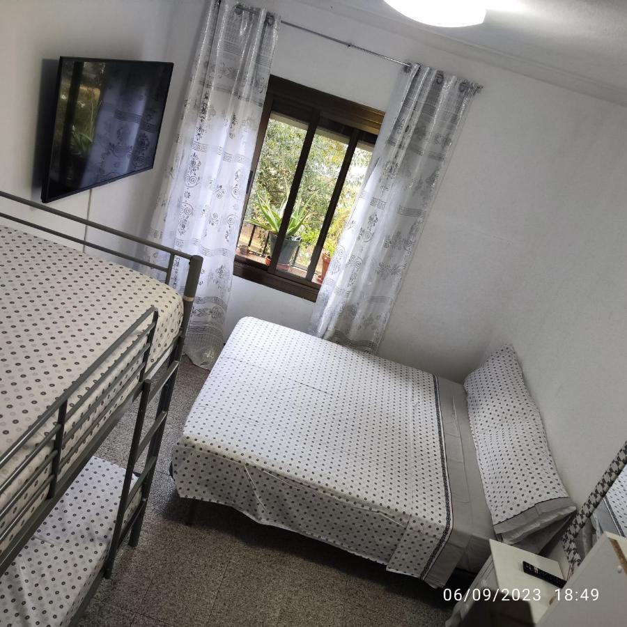Ferienwohnung Apto Barcelona C R Santa Coloma de Gramanet Exterior foto
